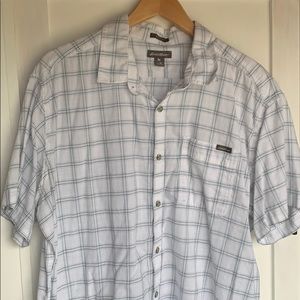 Men’s shirt sleeve button down shirt
